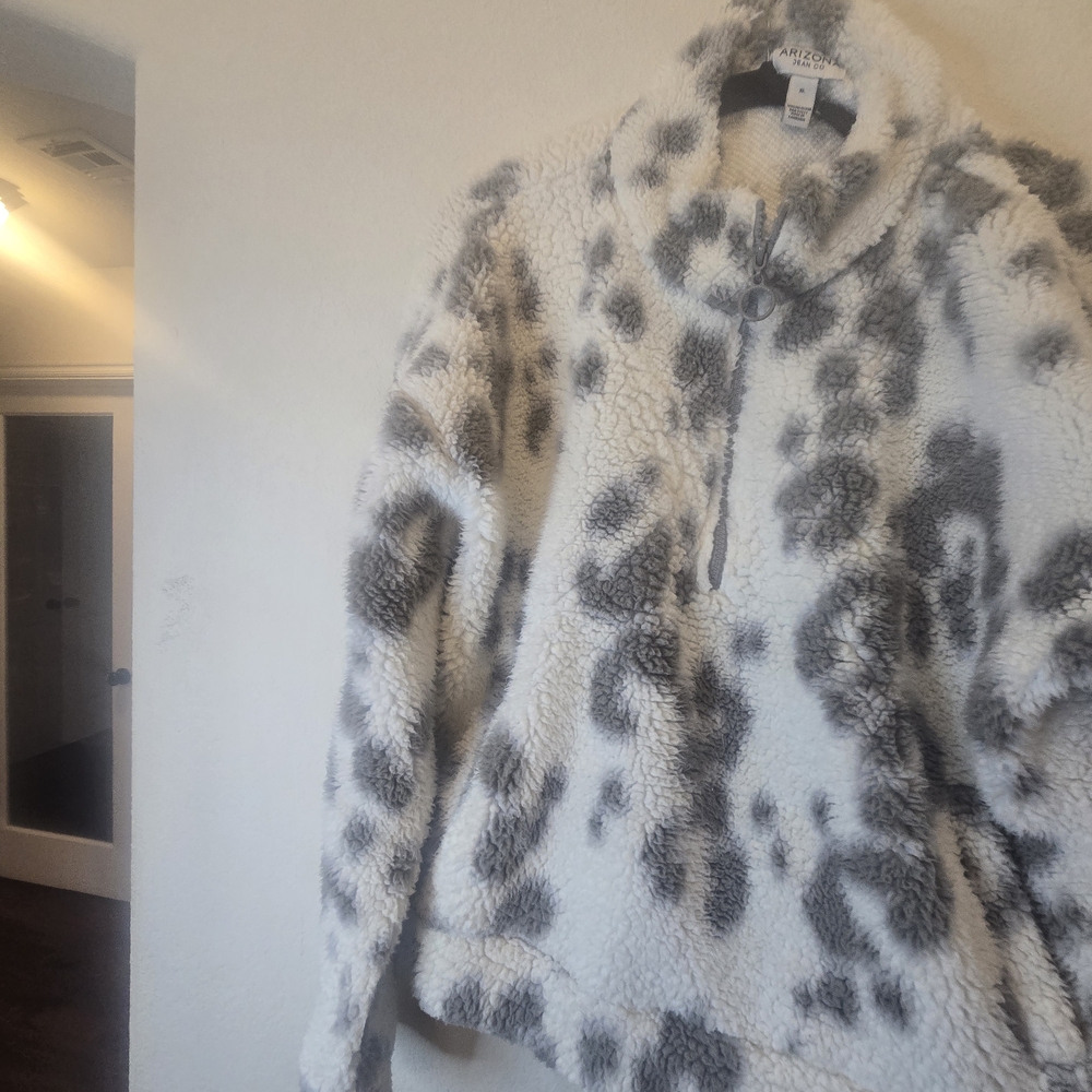 Arizona Jean Company Women's Cream and‎ Gray Teddy Jacket